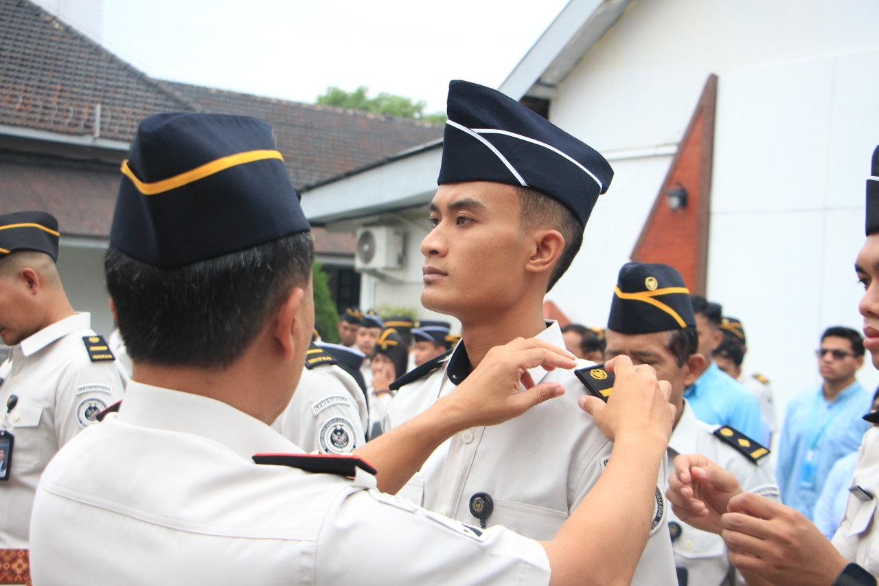 Langkah Baru Amanah Baru, Lapas Kelas I Madiun Gelar Apel Kenaikan Pangkat serta Penyerahan Penghargaan