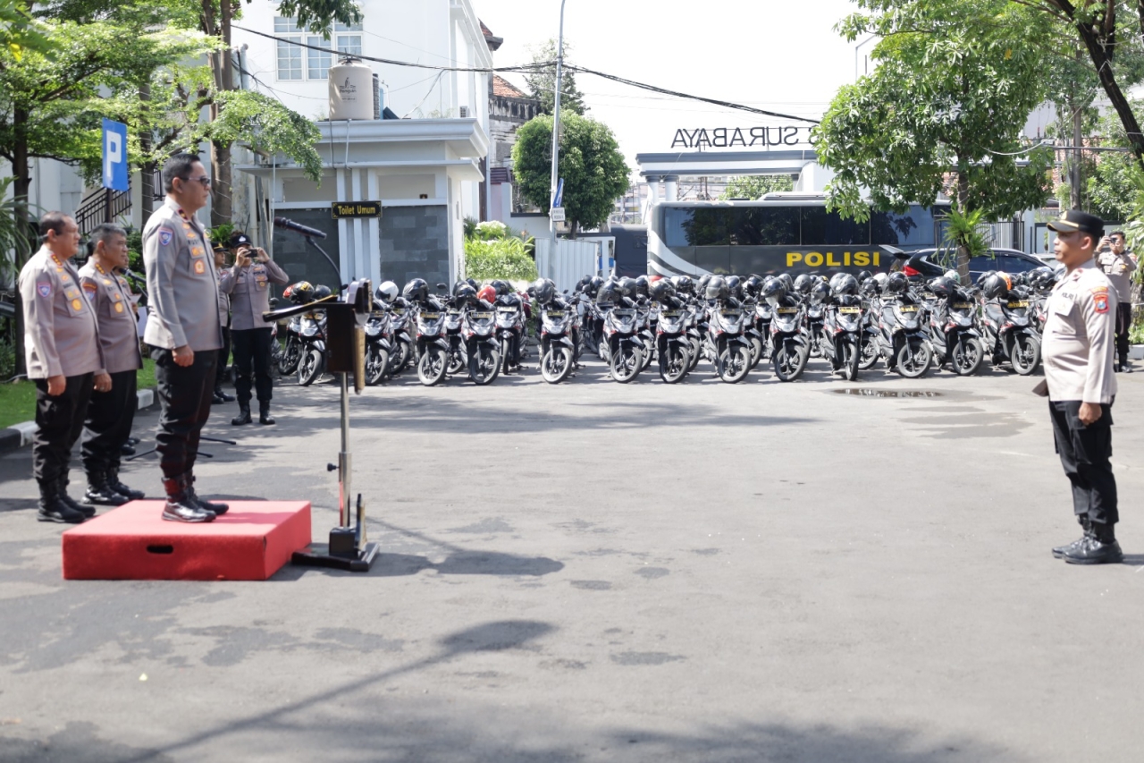 Humanis dan Tegas, Brigjen Rudy Tinjau Personel Bhabinkamtibmas di Mapolrestabes Surabaya