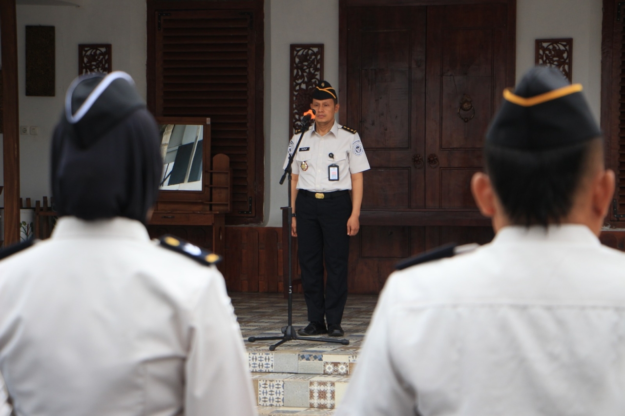 Pimpin Apel Pagi, Kabag TU Tekankan Persiapan Kegiatan Ramadhan Secara Matang