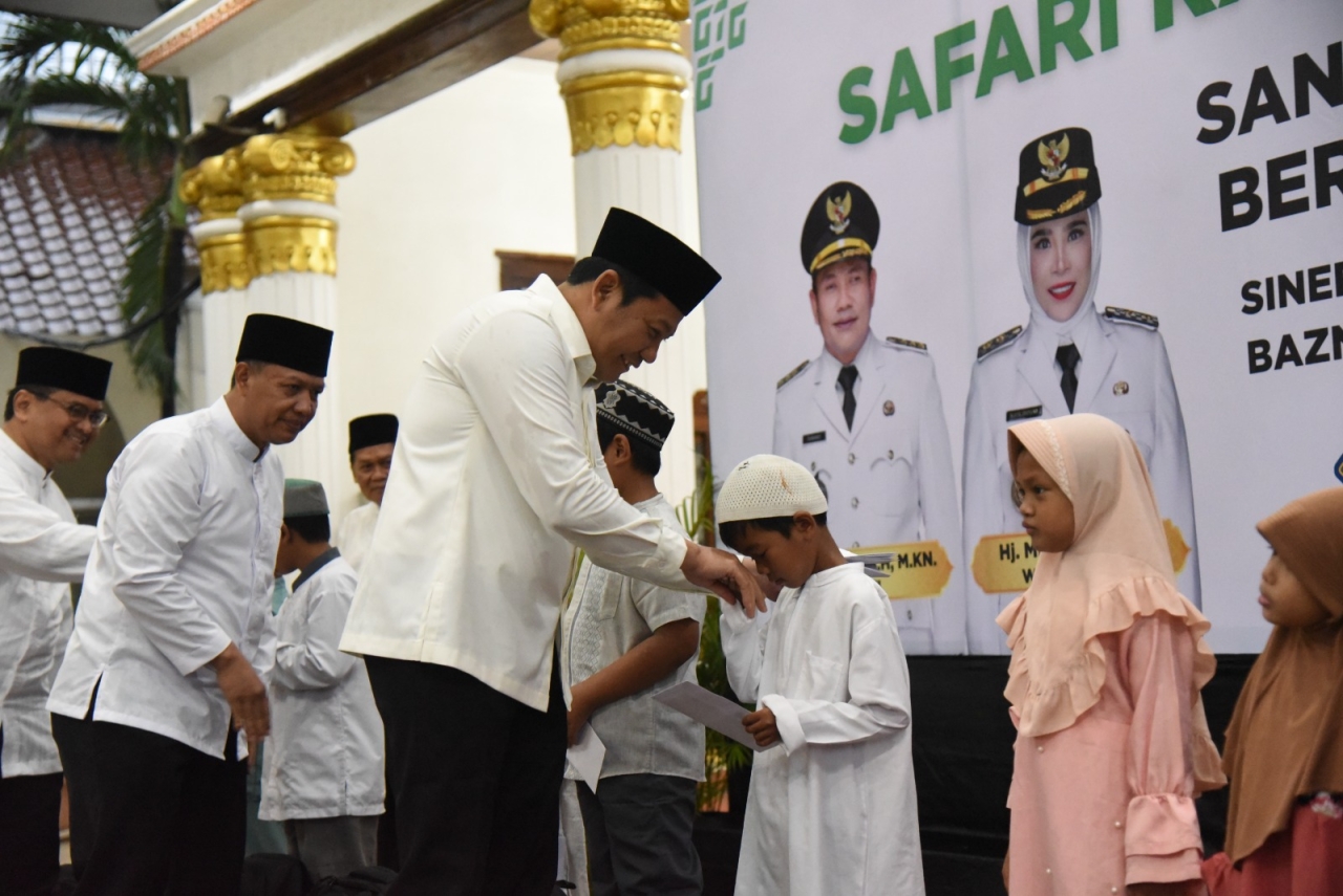 Pemkab Sidoarjo Bersama Baznas Sidoarjo dan Baznas Jatim serta Yayasan Siantar Top Peduli Santuni Seribu Anak Yatim