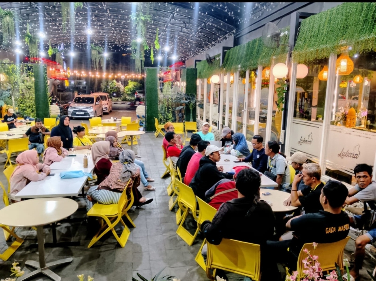 Gladi Bersih Persiapan Launching dan Pengukuhan Komunitas Wartawan Indonesia (KWI) di Caffe Labara Surabaya