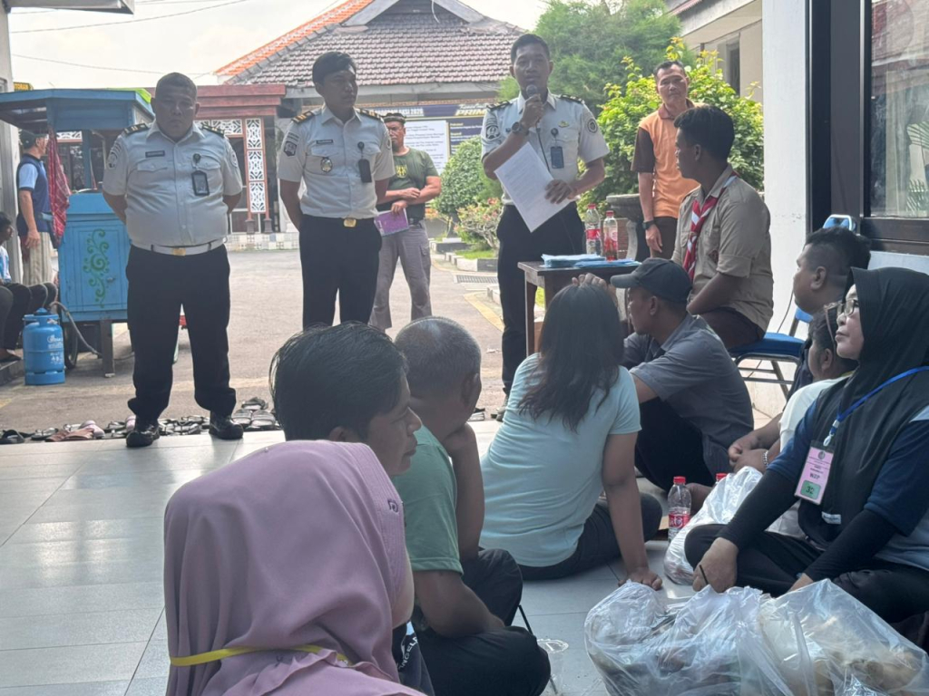 Aturan Baru Diberlakukan, Lapas I Madiun Gencarkan Sosialisasi Layanan Kunjungan