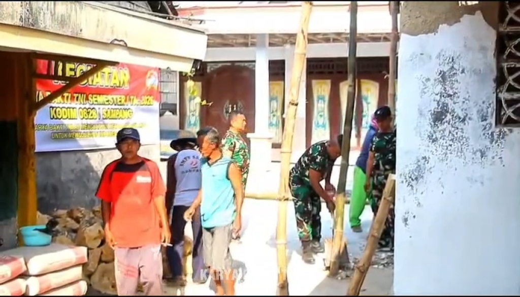 Caption Foto: Kodim Sampang Hadirkan Nilai Iman dalam Karya Bakti Rehab Mushola Nurus Sholawah