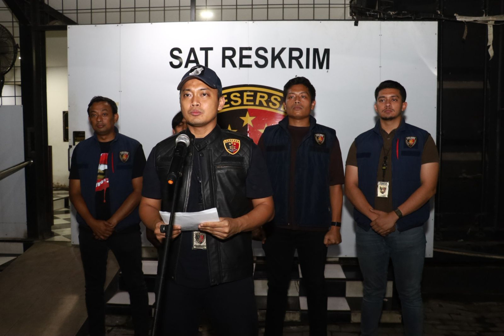 Polres Pelabuhan Tanjungperak Hadiahi Timah Panas Pelaku Jambret yang Sasar Wisatawan di Surabaya
