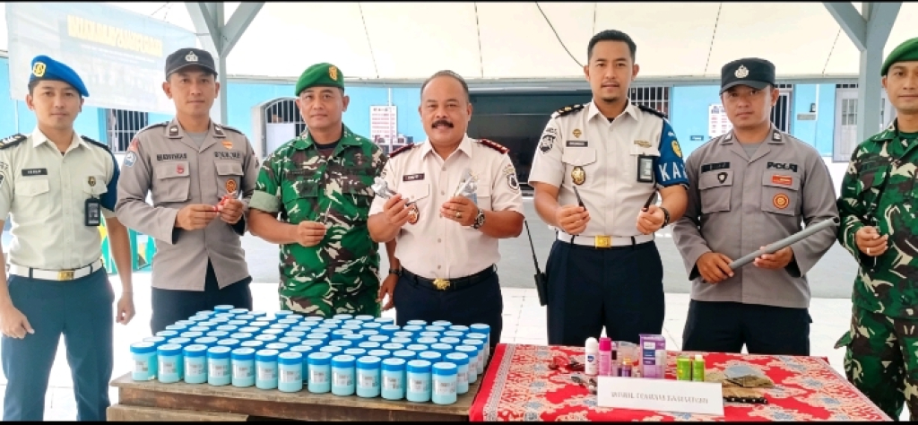Caption Foto: Komitmen Ikrar Bersama Pemasyarakatan Bersih dari Handphone, Narkoba, dan Penipuan (Halinar)