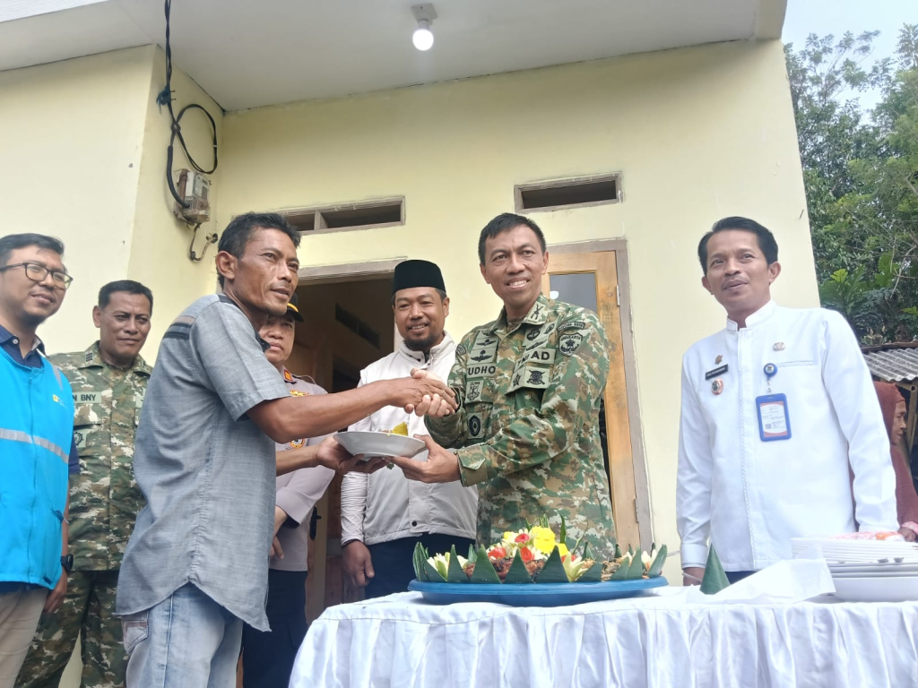 Caption Foto: Dandim 0510/Tigaraksa Resmikan RTLH di Desa Patrasana,