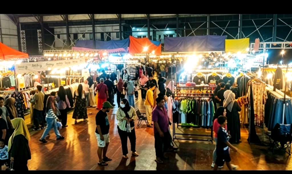 Malam Puncak Sampang Bazar Fashion 2026: GOR Tennis Indoor Dipadati Pengunjung