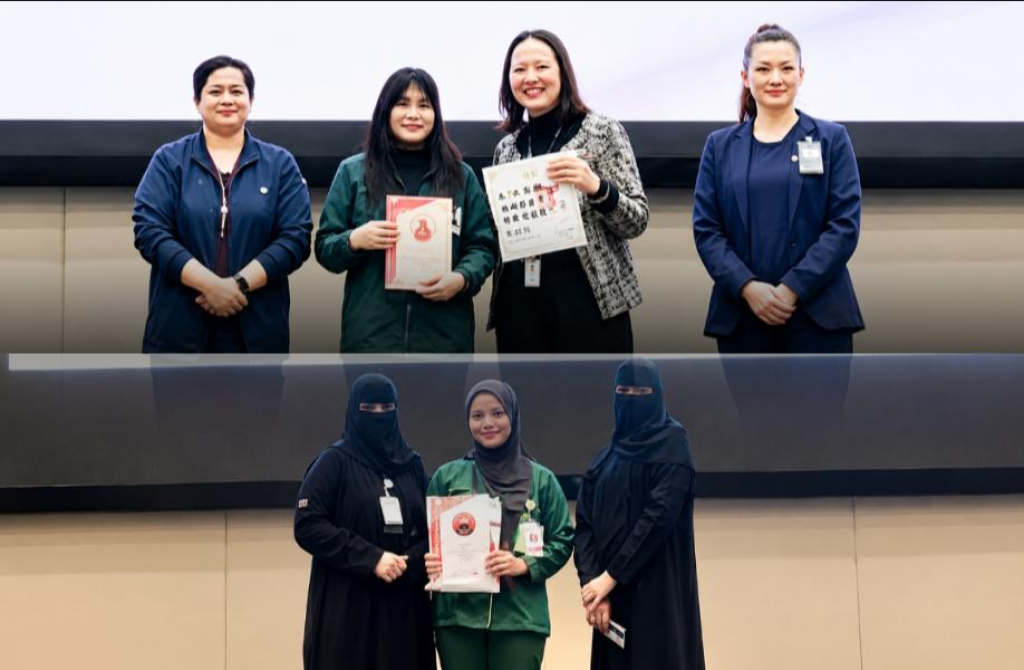 Caption Foto: Capaian yang diraih oleh Siti Marhumah dan Nurul Izzah ini diharapkan dapat menjadi pemantik semangat bagi seluruh civitas akademika