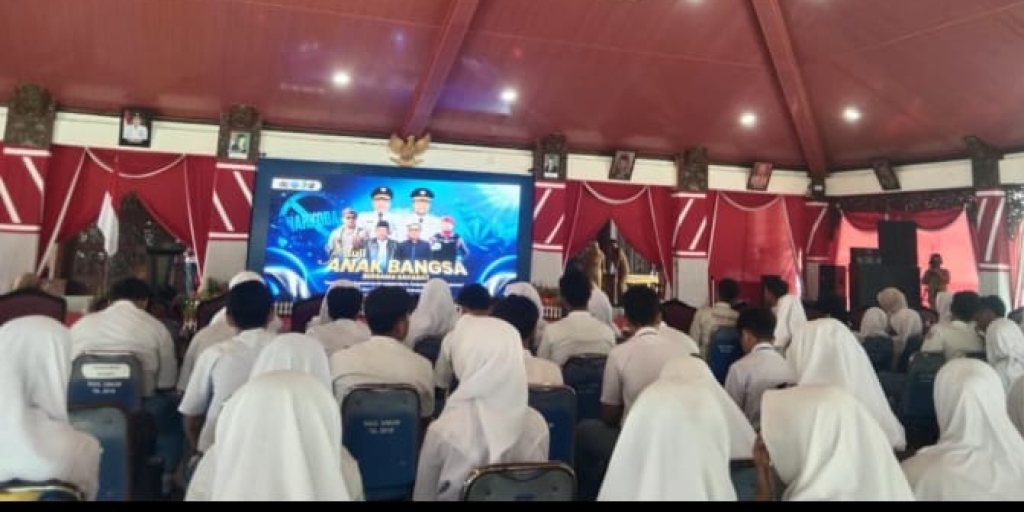 Caption Foto: Seminar Edukatif, Ajak Pelajar Perangi Narkoba dan Bijak Bermedsos