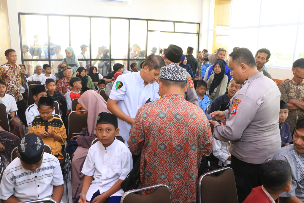 Sambut Hari Bhayangkara ke -80 Polres Situbondo Salurkan Bantuan Alsintan untuk Kelompok Tani