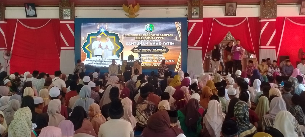 Caption Foto: Peringati Hari Asyura, TP PKK Kabupaten Sampang Santuni 1.000 Anak Yatim di Pendopo