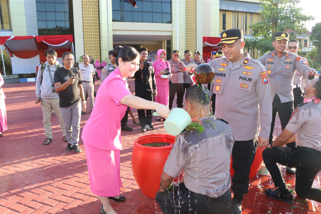 62 Personel Polres Sumenep Naik Pangkat, Kapolres: Amanah Baru untuk Meningkatkan Pengabdian kepada Masyarakat