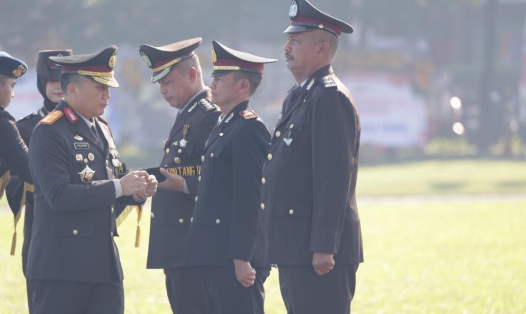 Polda Jatim Gelar Upacara Hari Bhayangkara ke-80, Teguhkan Semangat “Polri untuk Masyarakat