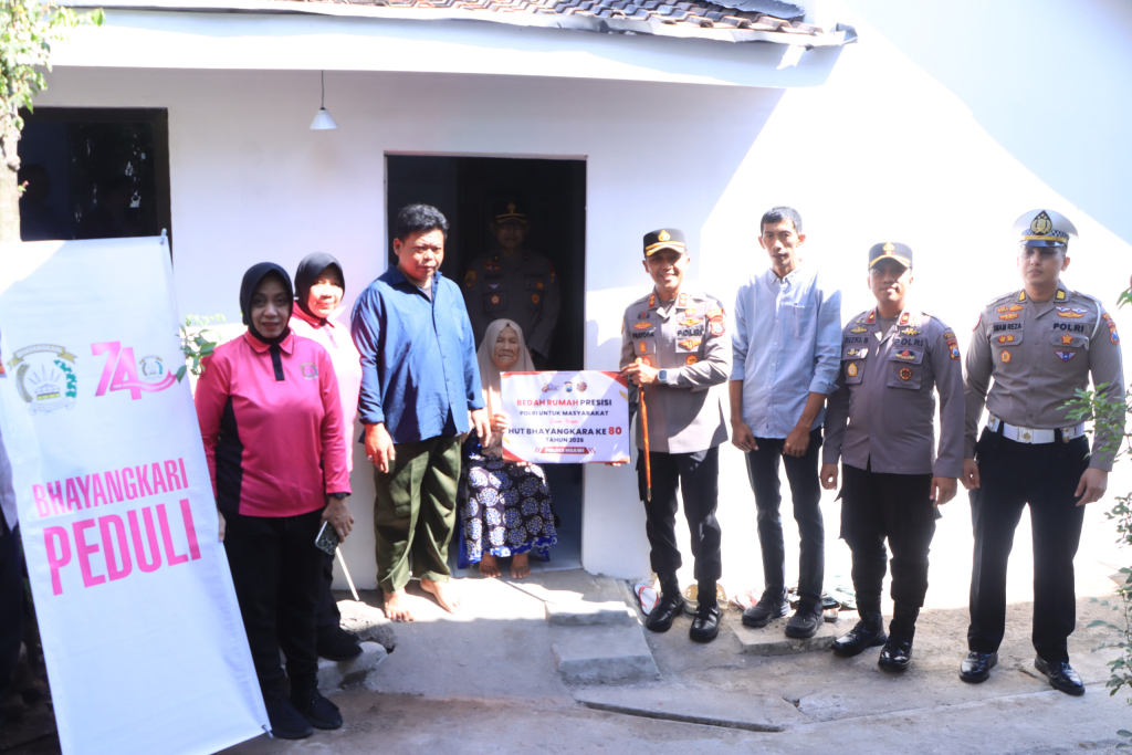 Hari Bhayangkara ke - 80 Polres Ngawi Bedah Dua Rumah Jadi Layak Huni, Hadirkan Senyum dan Harapan Warga