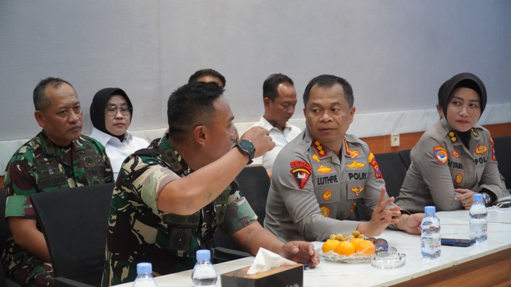Kapolrestabes Surabaya Perkuat Sinergi dengan Dandim 0830, Komitmen TNI-Polri Hadir Menjaga Keamanan Kota