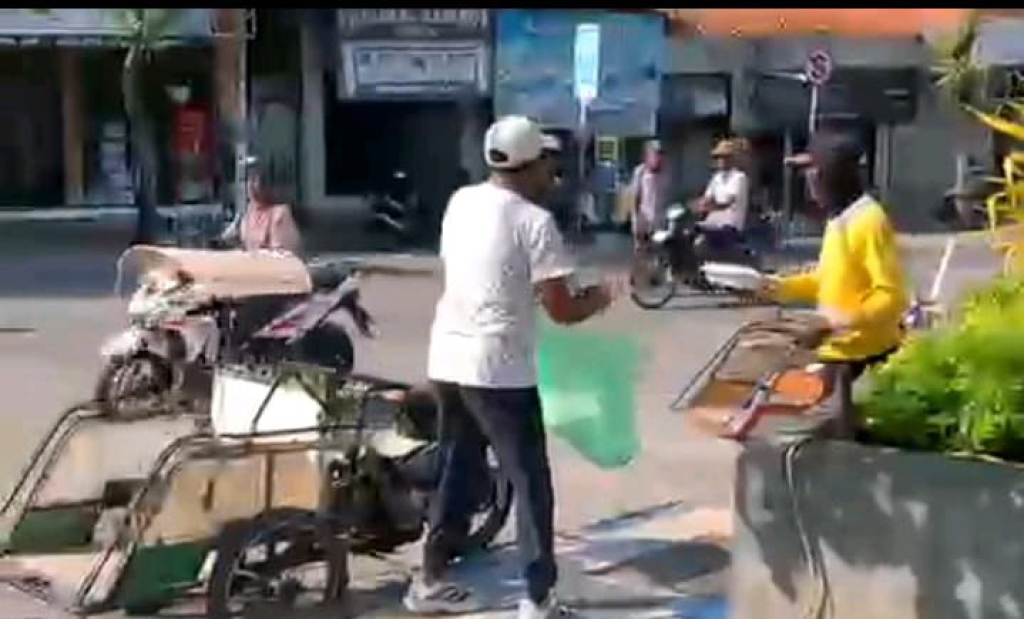Caption Foto Kolaborasi harmonis Kejari dengan salah satu awak media lokal, sebagai bentuk sinergi positif