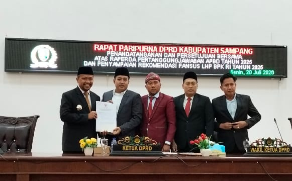 Caption Foto: Persetujuan Bersama Rancangan Peraturan Daerah (Raperda)