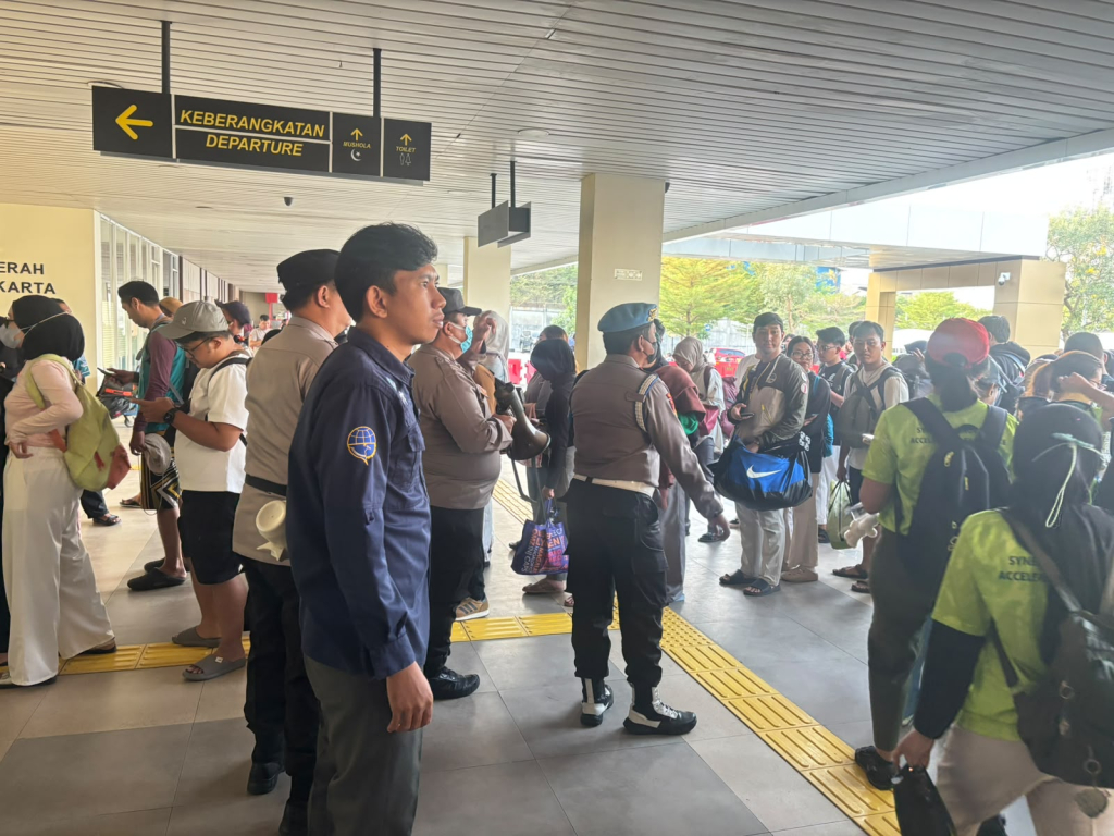 Caption Foto: Pelayanan dan Pengamanan  Wisatawan ke Kepulauan Seribu.
