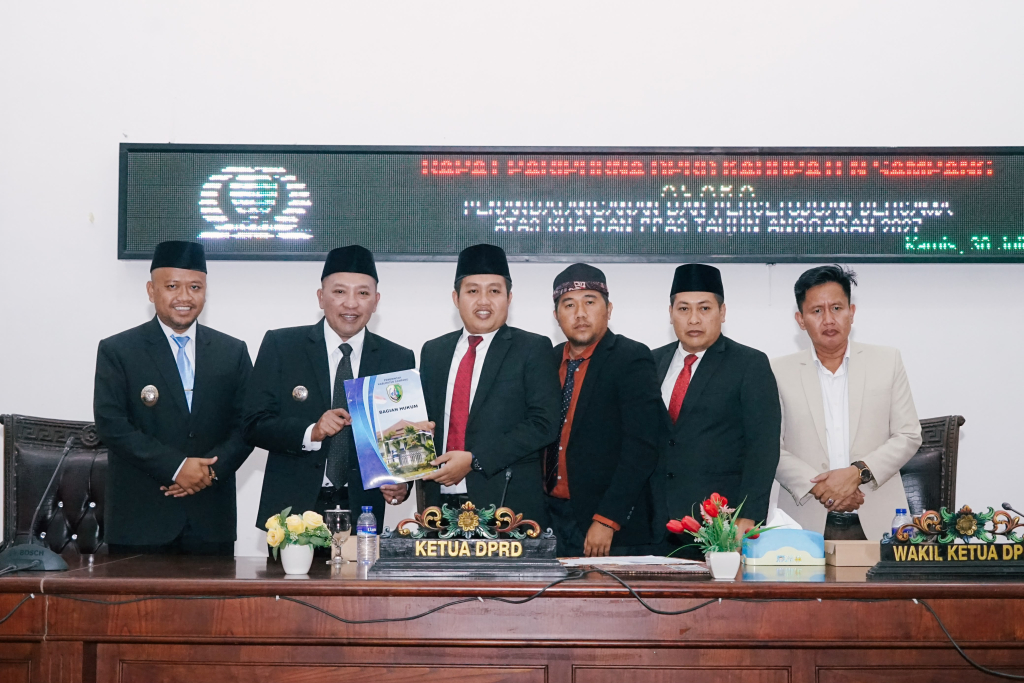 Caption Foto: Rapat Paripurna penandatanganan dan persetujuan bersama Kebijakan Umum Anggaran
