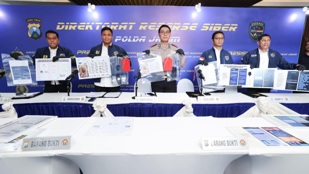 Polda Jatim Ungkap Penipuan Online Modus Emas Murah, Lima Tersangka Termasuk Empat Warga Binaan Lapas