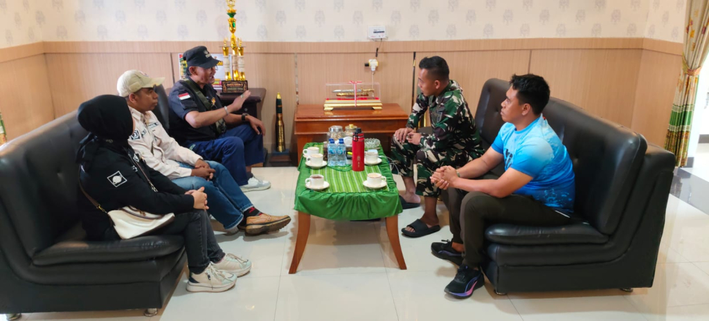 Wartawan dan Yonif 500/Sikatan Perkuat Sinergi Lewat Silaturahmi