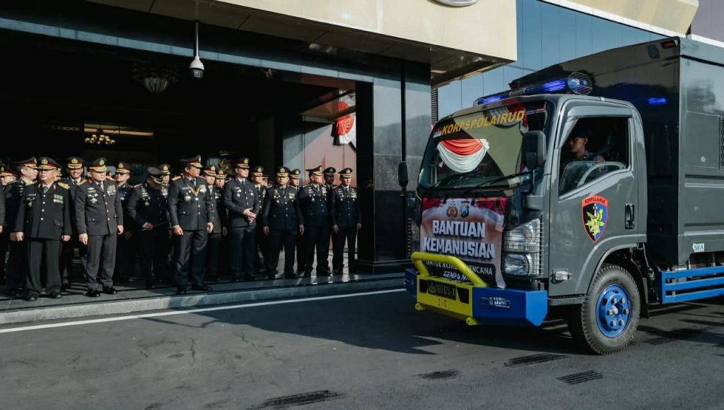 Polda Jatim Kirim Bantuan Kemanusiaan ke NTT, Siapkan Dapur Lapangan hingga Tim Trauma Healing