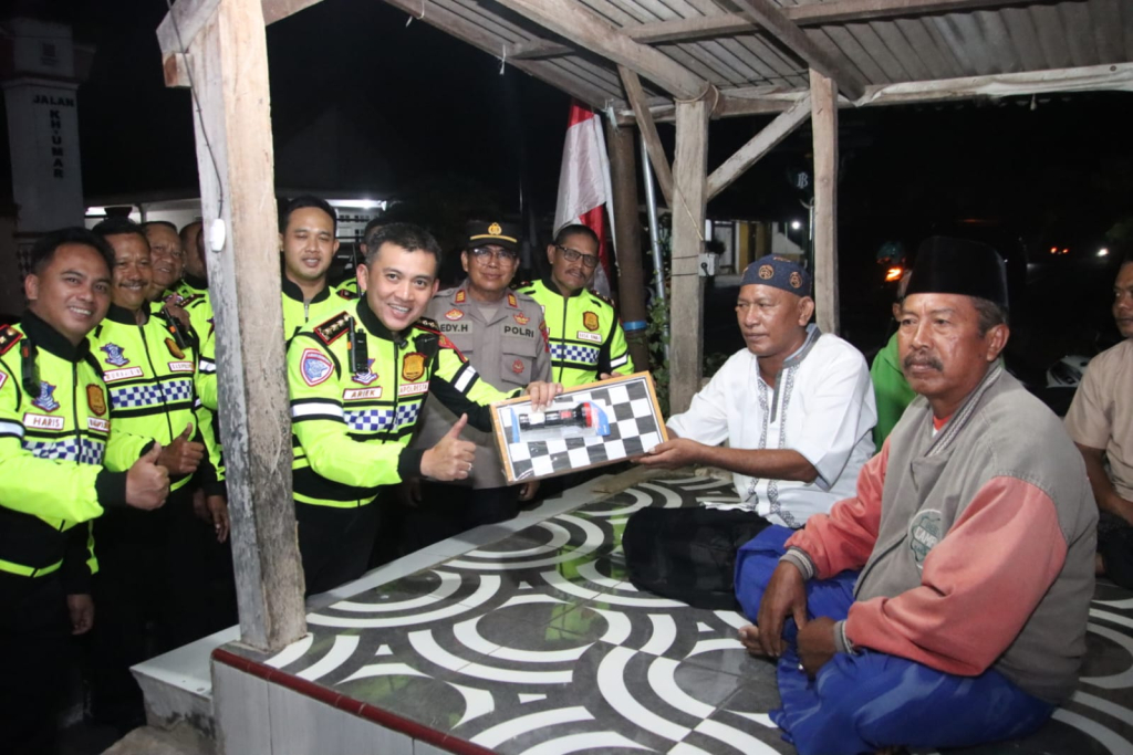 Kapolresta Sumenep Pimpin Patroli Harkamtibmas dan Polisi Menyapa, Perkuat Sinergi dengan Masyarakat