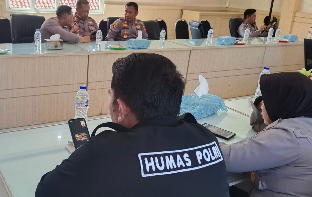 Humas Polres Pasuruan Fasilitasi Komunikasi Terkait Perkara Laka Lantas Tahun 2017
