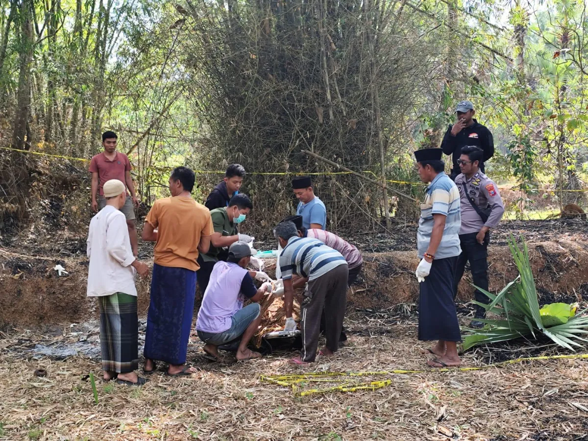 Warga Temukan Mayat dalam Kondisi Terbakar di Batang-Batang, Polisi Lakukan Olah TKP