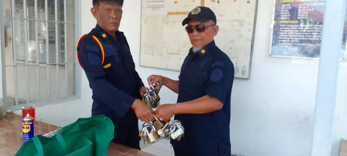 Pastikan Sistem Penguncian Optimal, Lapas I Madiun Lakukan Rolling Gembok