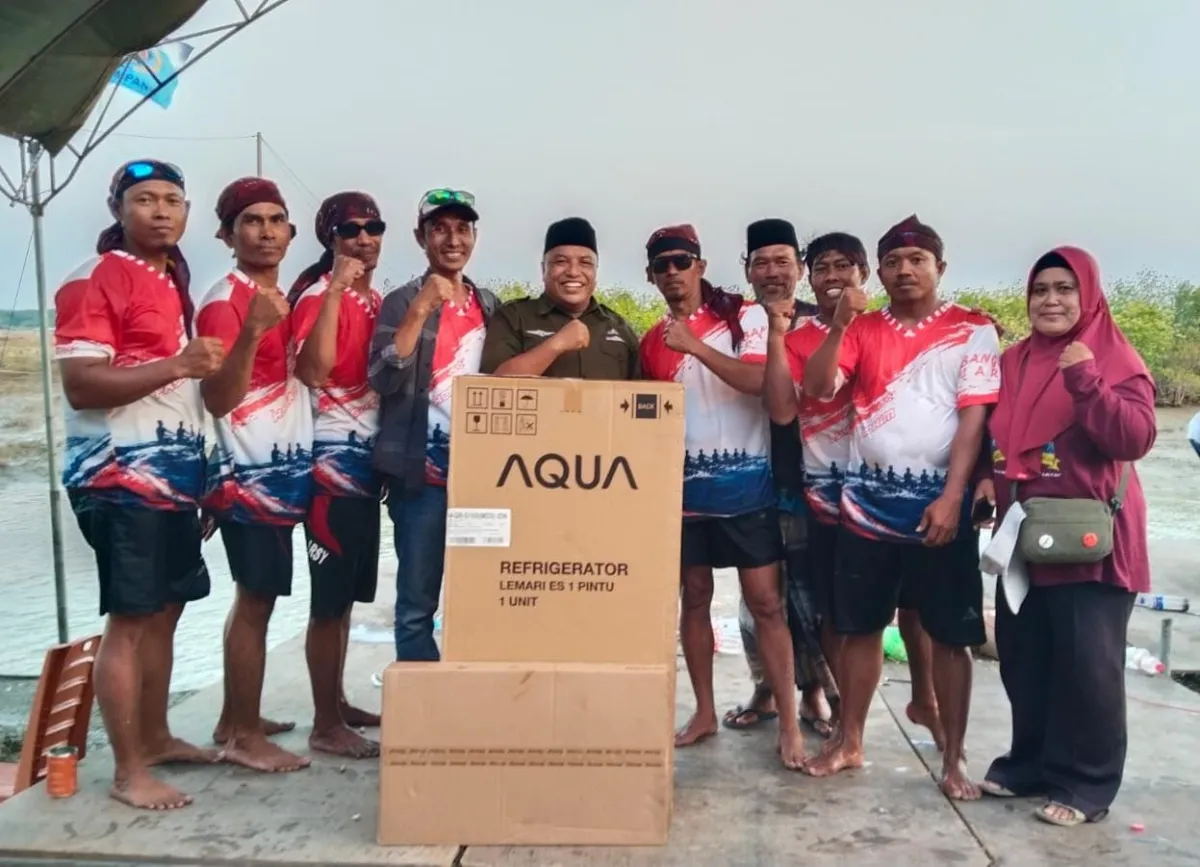 Semarakkan HUT RI ke-81, Kontingen KKGO Pulau Mandangin Sabet Juara 1 Lomba Dayung di Sungai Juklanteng