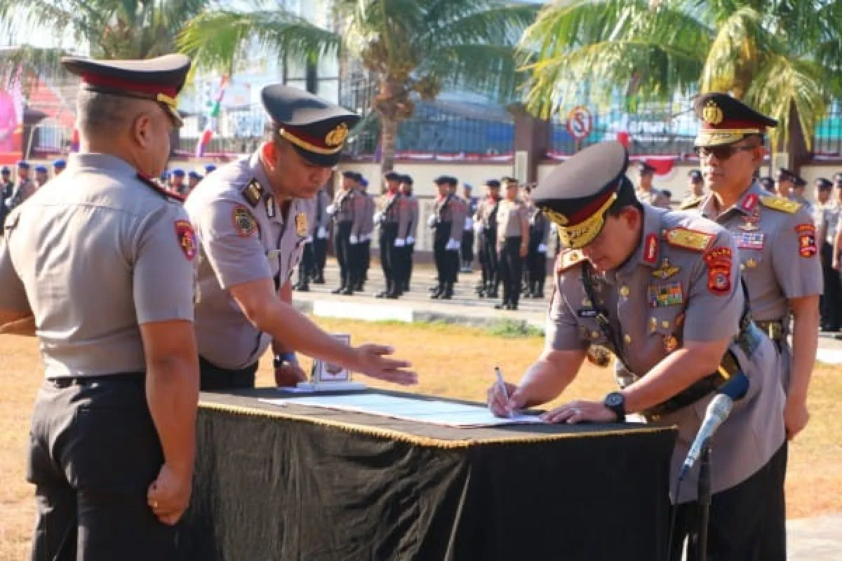 Kapolda Yudo Hermanto Pimpin Sertijab Wakapolda Sulut, Brigjen Susetio Cahyadi Resmi Emban Amanah Baru