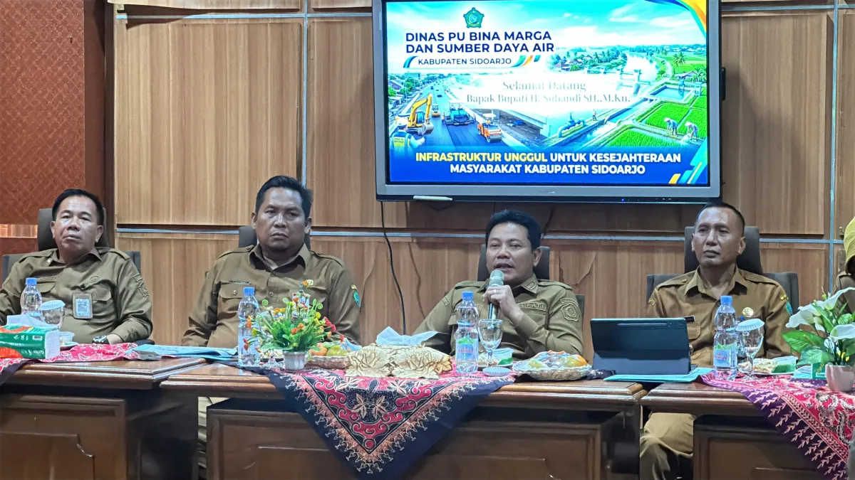 Bupati Sidoarjo Ngantor di Dinas PUBM SDA, Tekankan Kekompakan dan  Percepatan Pekerjaan