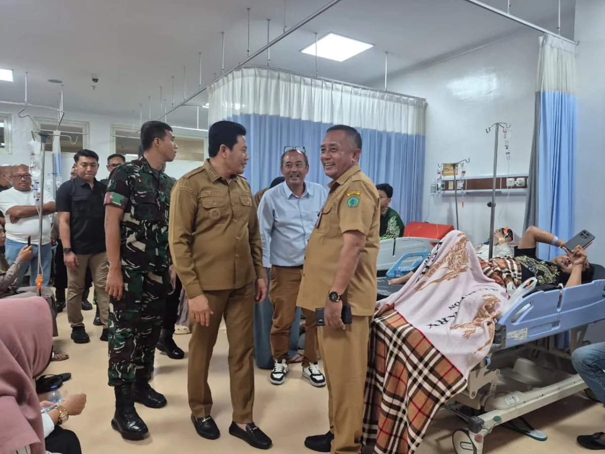 Bupati Sidoarjo Pastikan Tak Ada Yang Meninggal, Santri Korban Dugaan  Keracunan Dilayani Maksimal