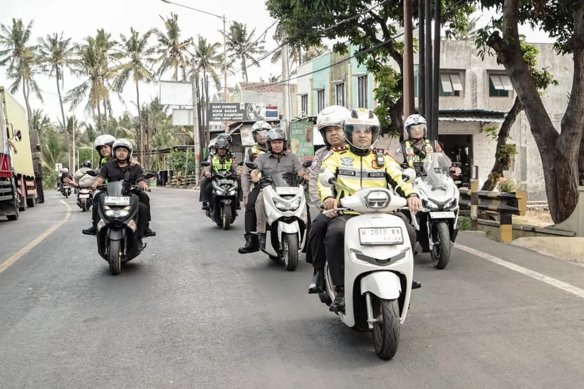Polda Jatim Terjunkan 60 Personel Siaga 24 Jam Urai Kepadatan di Ketapang Banyuwangi