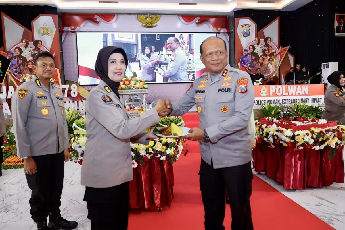 Hari Jadi ke-78 Polwan RI, Kapolda Jatim: Polwan Harus Profesional dan Beri Dampak Nyata bagi Masyarakat