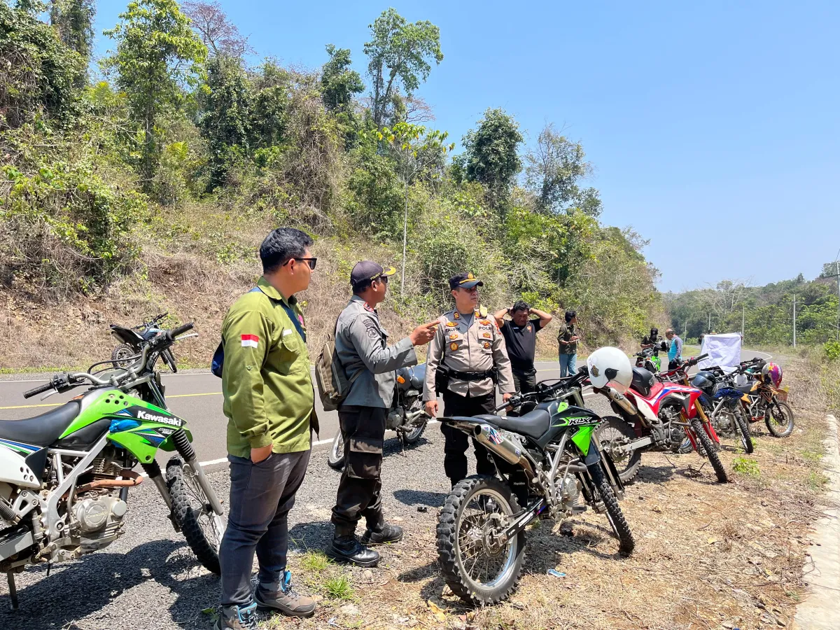 Polres Malang Gencarkan Deteksi Dini Karhutla, Sisir Area BKPH Sengguruh di Bantur
