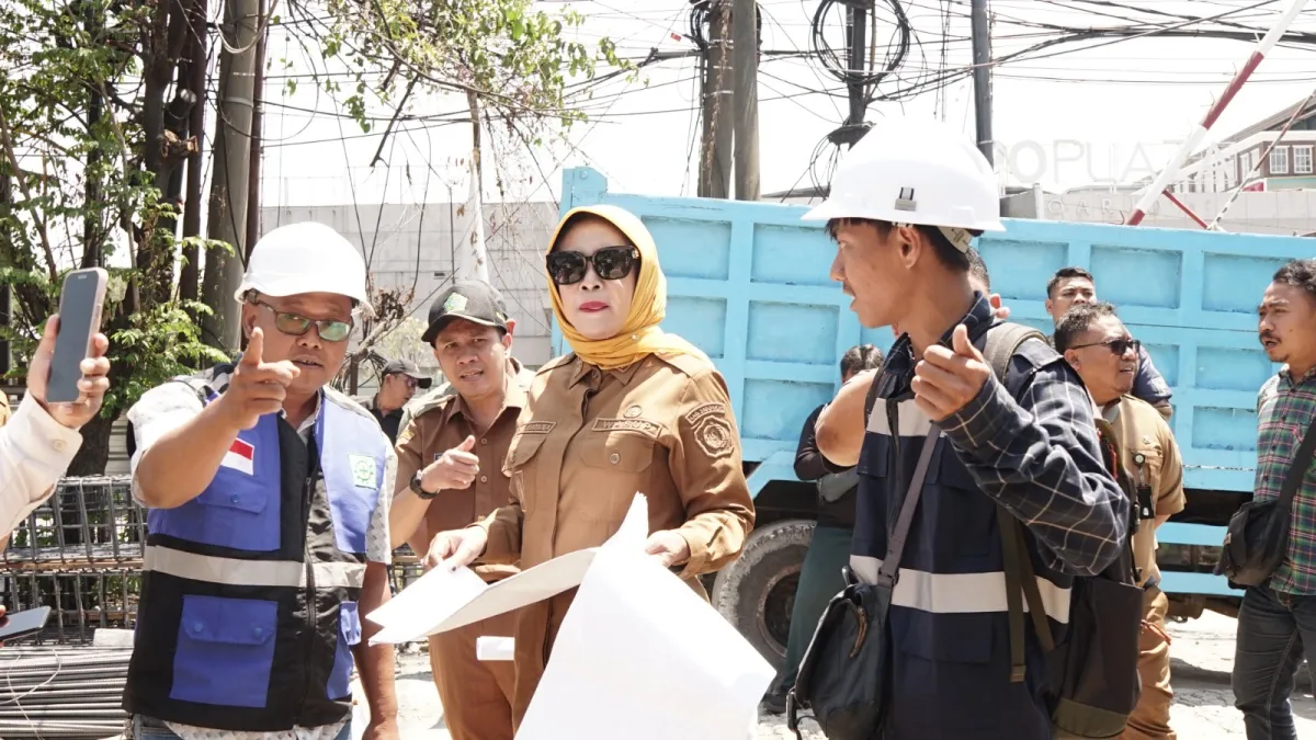 Wabup Mimik Idayana Sidak Perbaikan Rumah Pompa Jati, Perkuat Mitigasi  Banjir