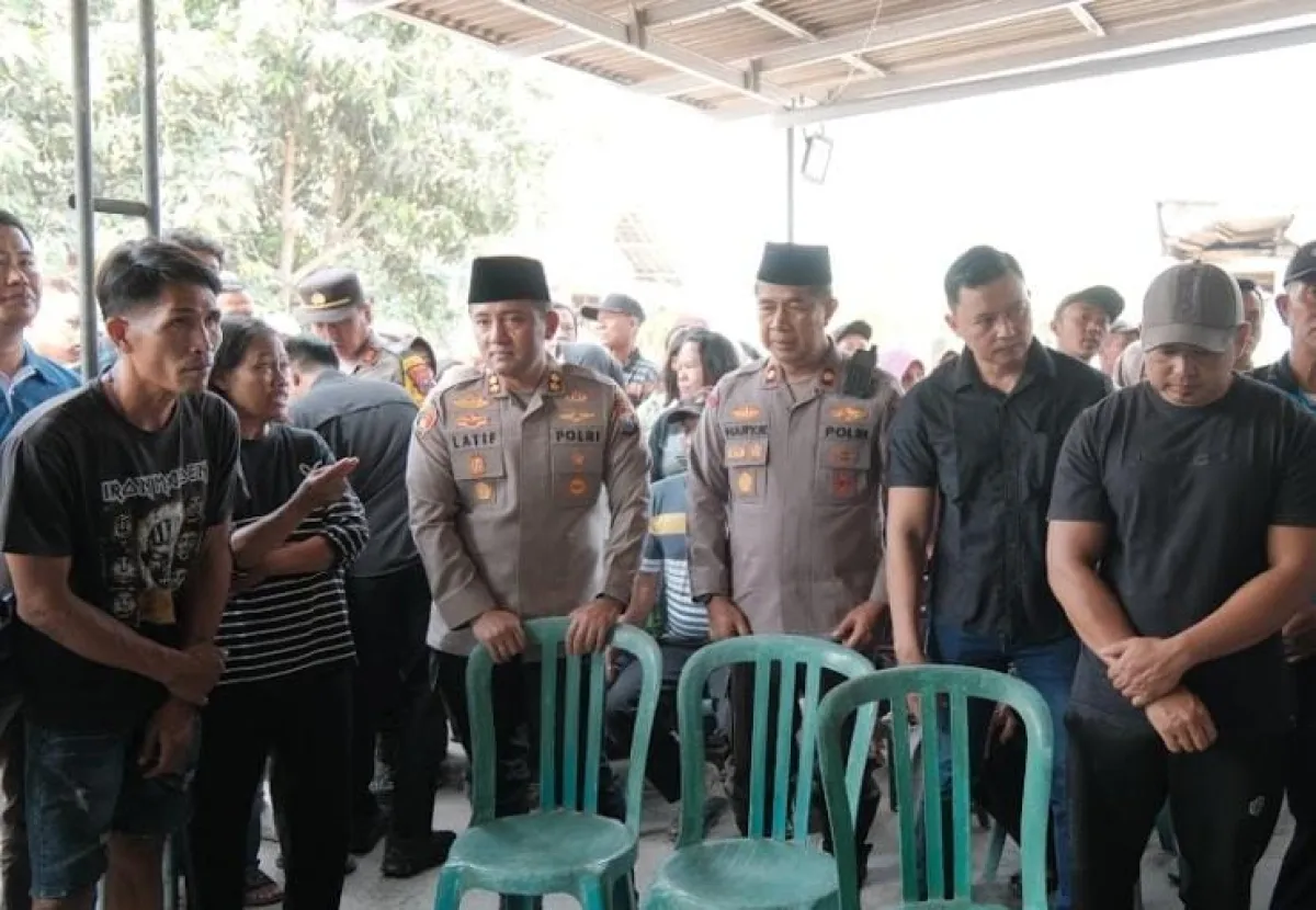 Polres Kediri Dampingi dan Beri Dukungan Moril Keluarga Korban KM Virgo Transport 8