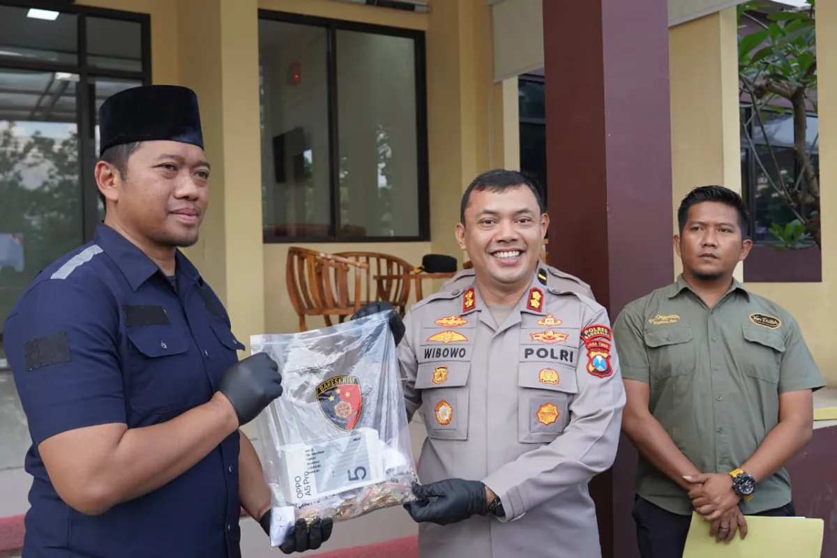 Tak Sampai 24 Jam, Satreskrim Polres Bangkalan Ringkus Pelaku Jambret Perhiasan Emas Senilai Rp1,4 Miliar di Modung