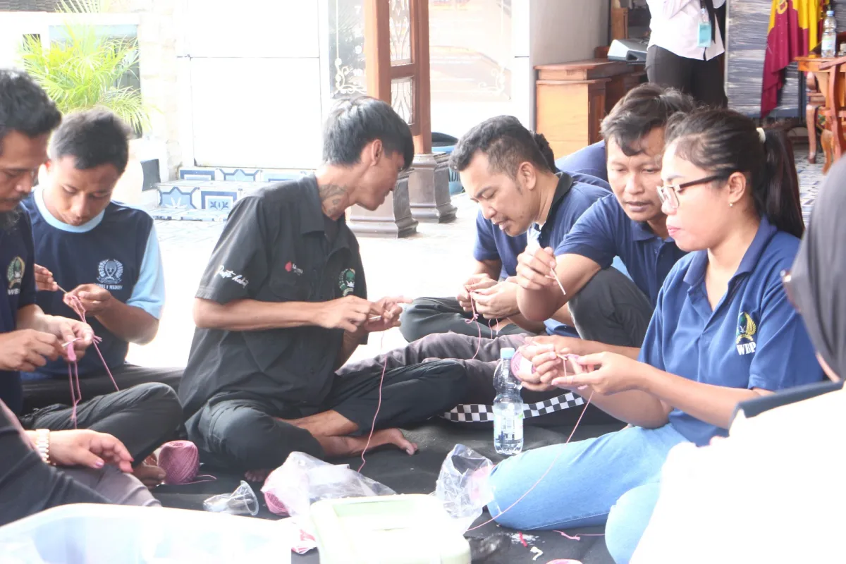 Merajut Asa Dari Benang Menjadi Harapan