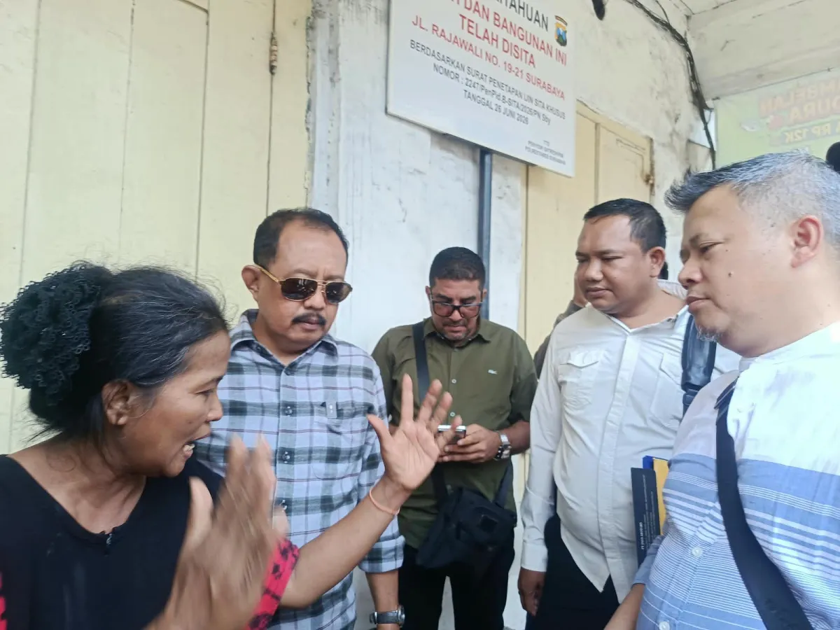 Rumah Ber-SHM Diserobot Jadi Warkop, Wakil Wali Kota Surabaya Turun Tangan Mediasi 
