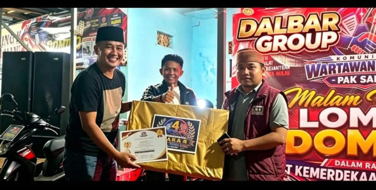 SUASANA RIUH FINAL TURNAMEN DOMINO WARUNG KOPI PAK SALIM: SENTUHAN ARTISTIK DALBAR GROUP SUKSES PUKAU HADIRIN