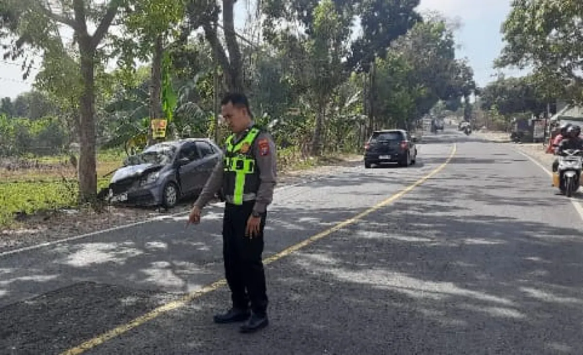 Dua Orang Luka-Luka, Kecelakaan Lalin di Jalan Raya Torjun Sampang Diduga Akibat Pengemudi Mengantuk