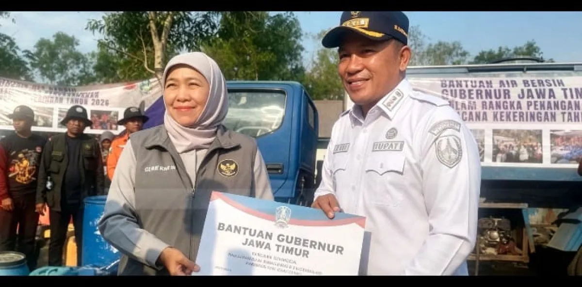 Pemprov Jatim Salurkan Bantuan Air Bersih dan Sembako Serah Terima di Kedungdung Sampang