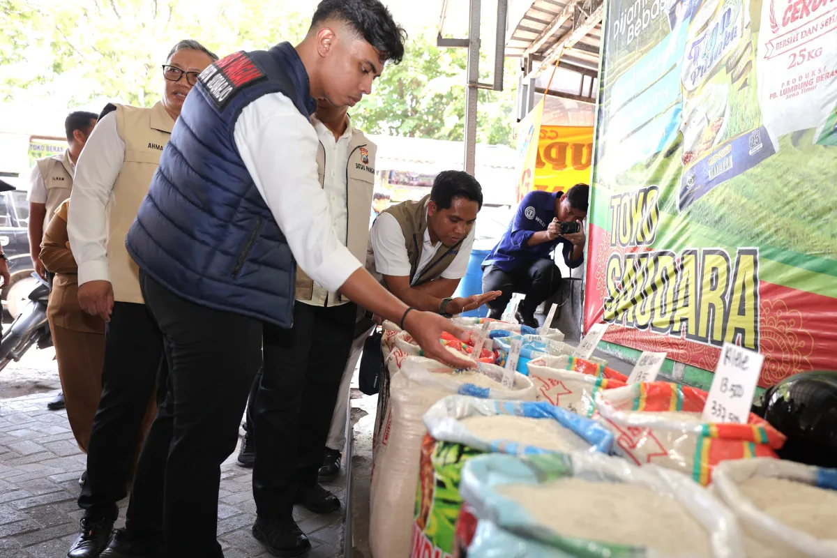 Polda Jatim Pantau Stok dan Harga Beras di Tiga Pasar, Pasokan Terpantau Aman